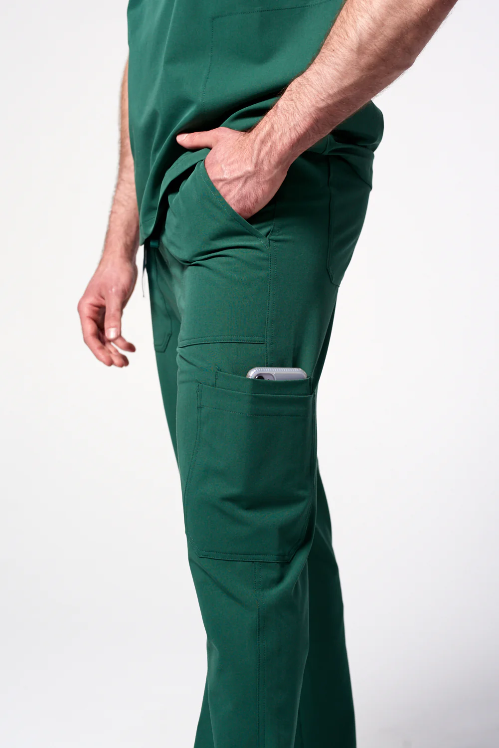 Men's Straight-Cut 9-Pocket Cargo Pants - Image 3