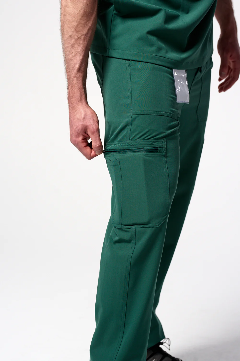 Men's Straight-Cut 9-Pocket Cargo Pants - Image 4