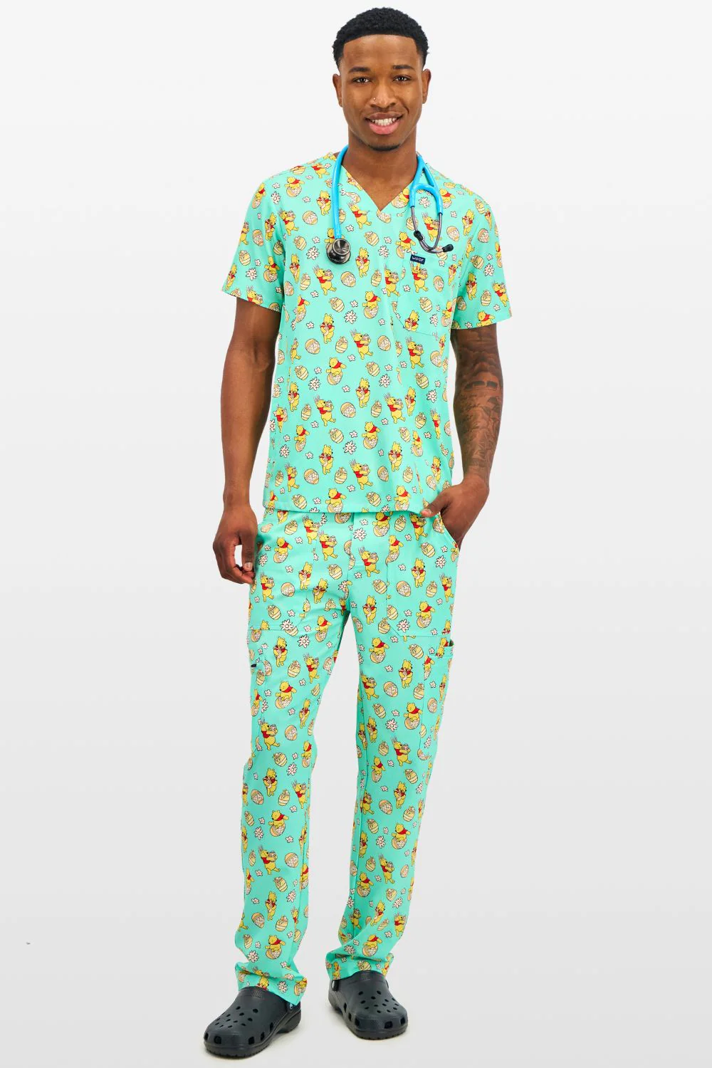 Disney’s Winnie the Pooh Men’s 3-Pocket Scrub Top, Easter Egg Hunt - Image 4