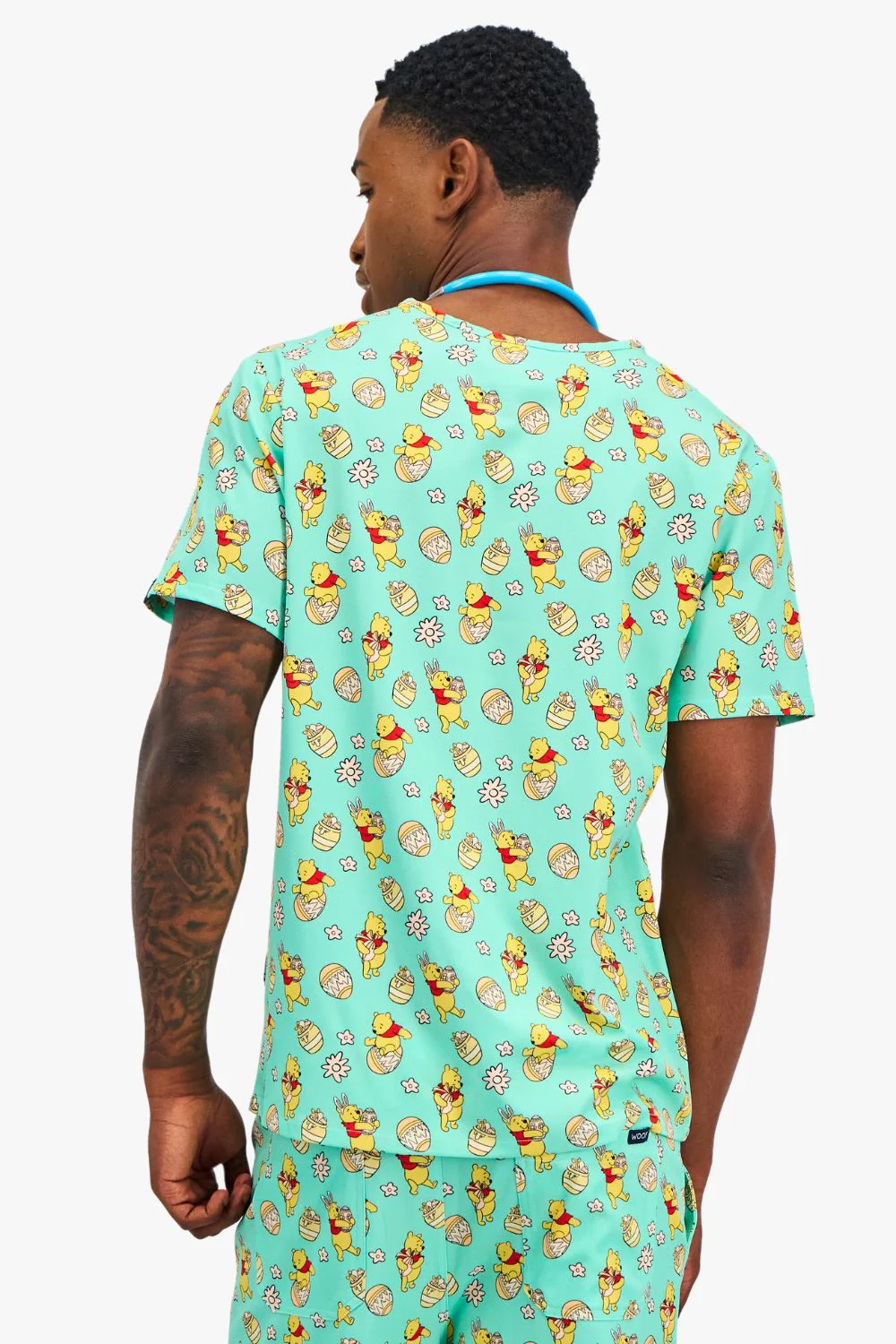 Disney’s Winnie the Pooh Men’s 3-Pocket Scrub Top, Easter Egg Hunt - Image 5
